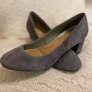Aerosoles Suede Chunky Heels NWOT